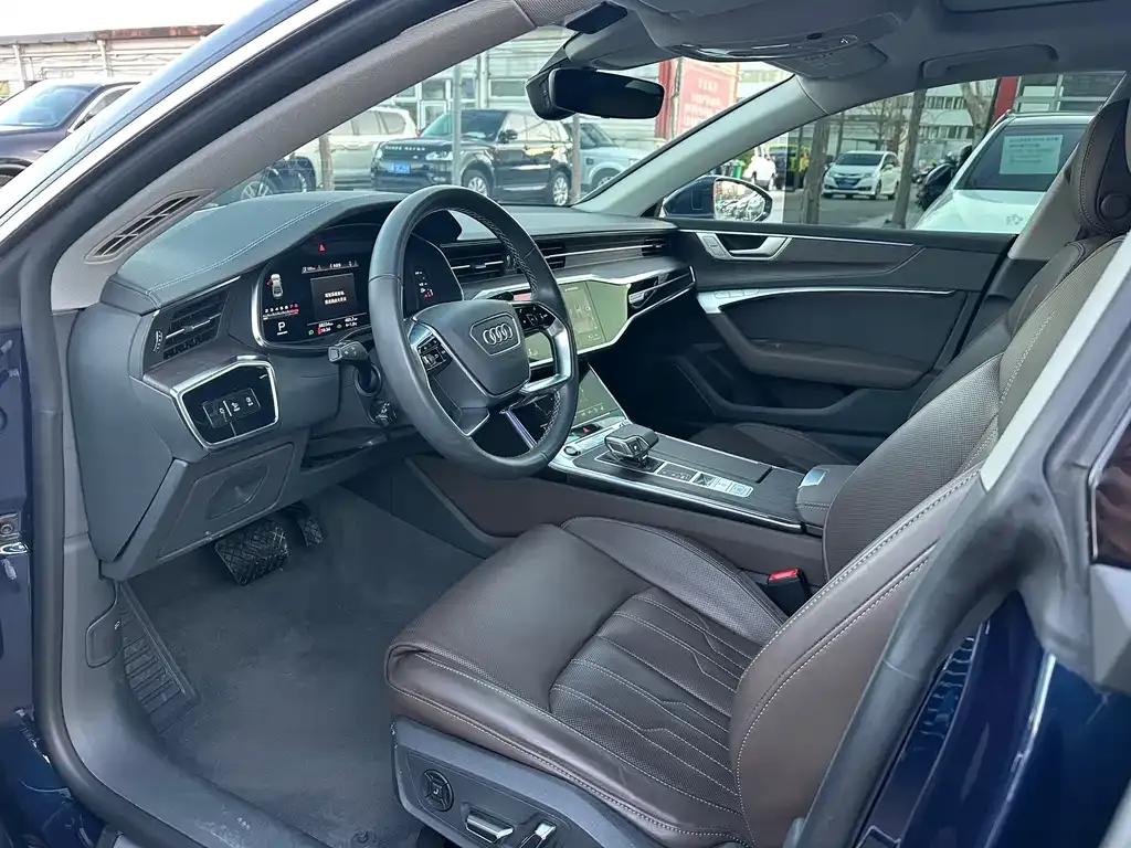 Audi A7L 2022 из CN, фото 9