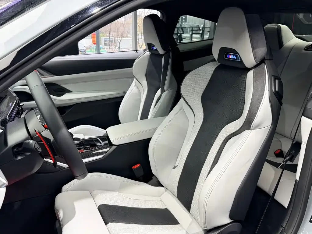 BMW M4 2025 из CN, фото 9
