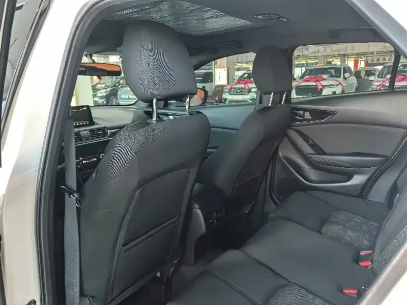 Mazda CX-4 2023 из CN, фото 8