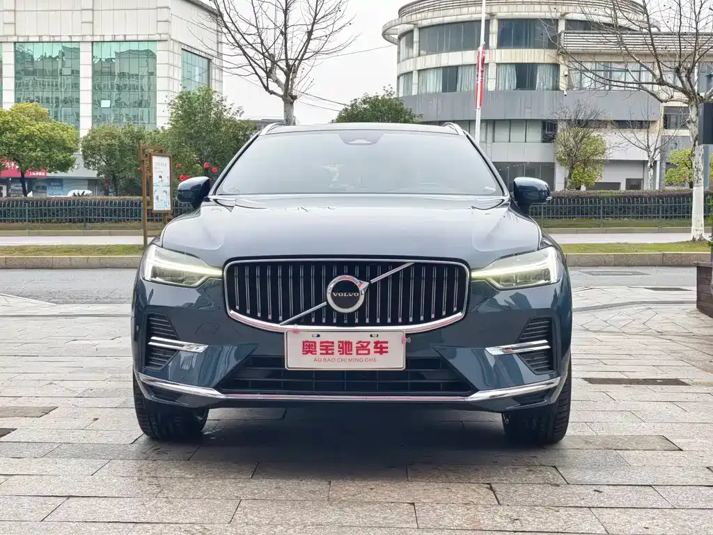 Volvo XC60 — фото 10