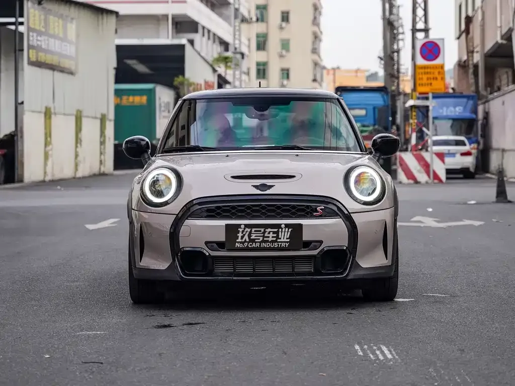 MINI Cooper (3-door) 2024 из CN, фото 3