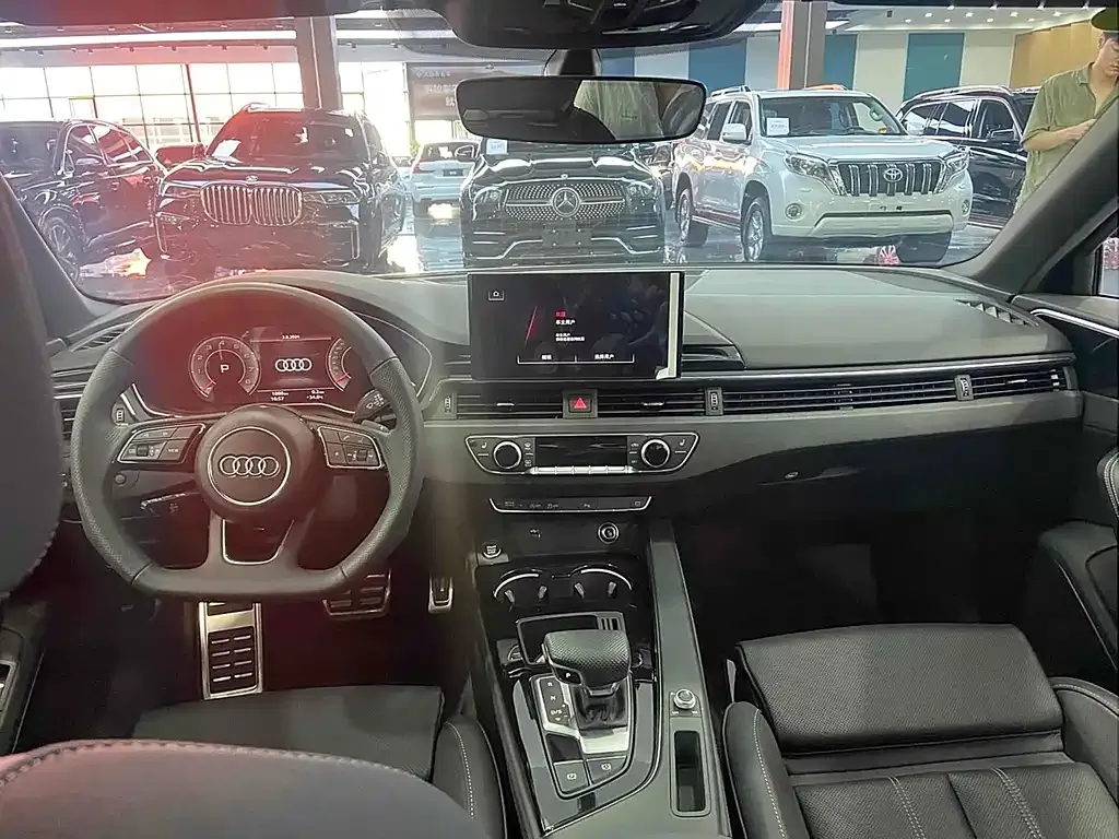 Audi A4L 2024 из CN, фото 8