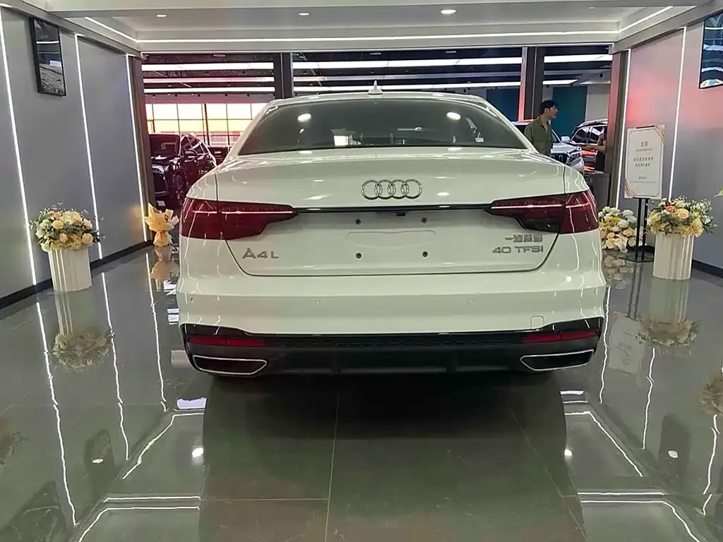 Audi A4L 2024 из CN, фото 3