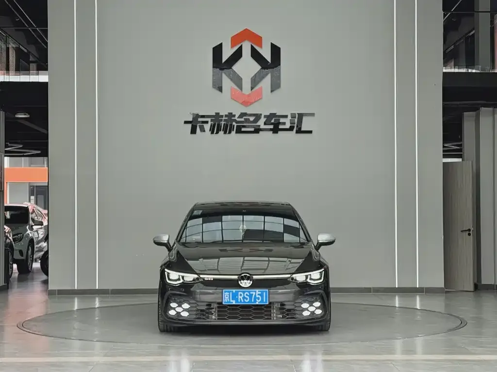Volkswagen Golf GTI — фото 7