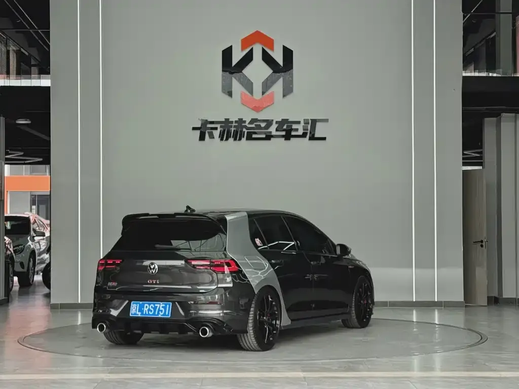Volkswagen Golf GTI — фото 4
