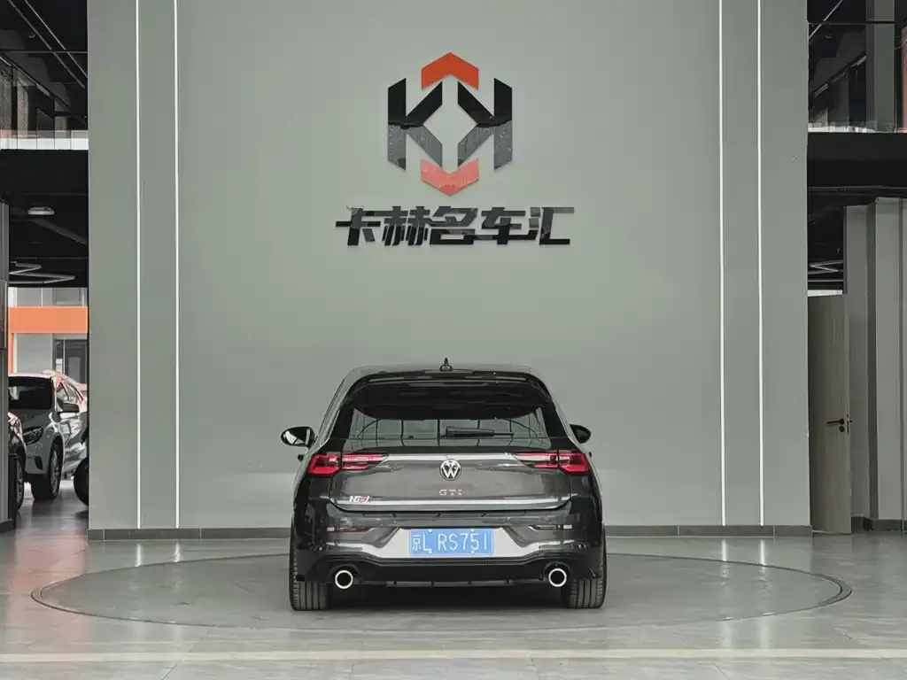 Volkswagen Golf GTI — фото 3