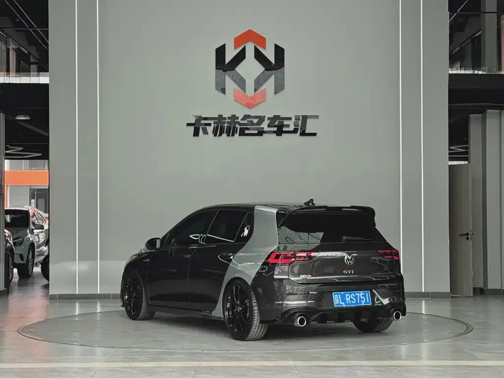 Volkswagen Golf GTI — фото 6