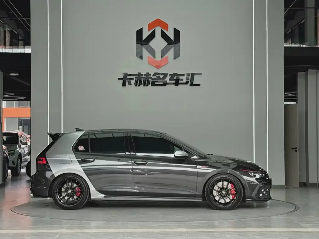 Volkswagen Golf GTI — фото 5