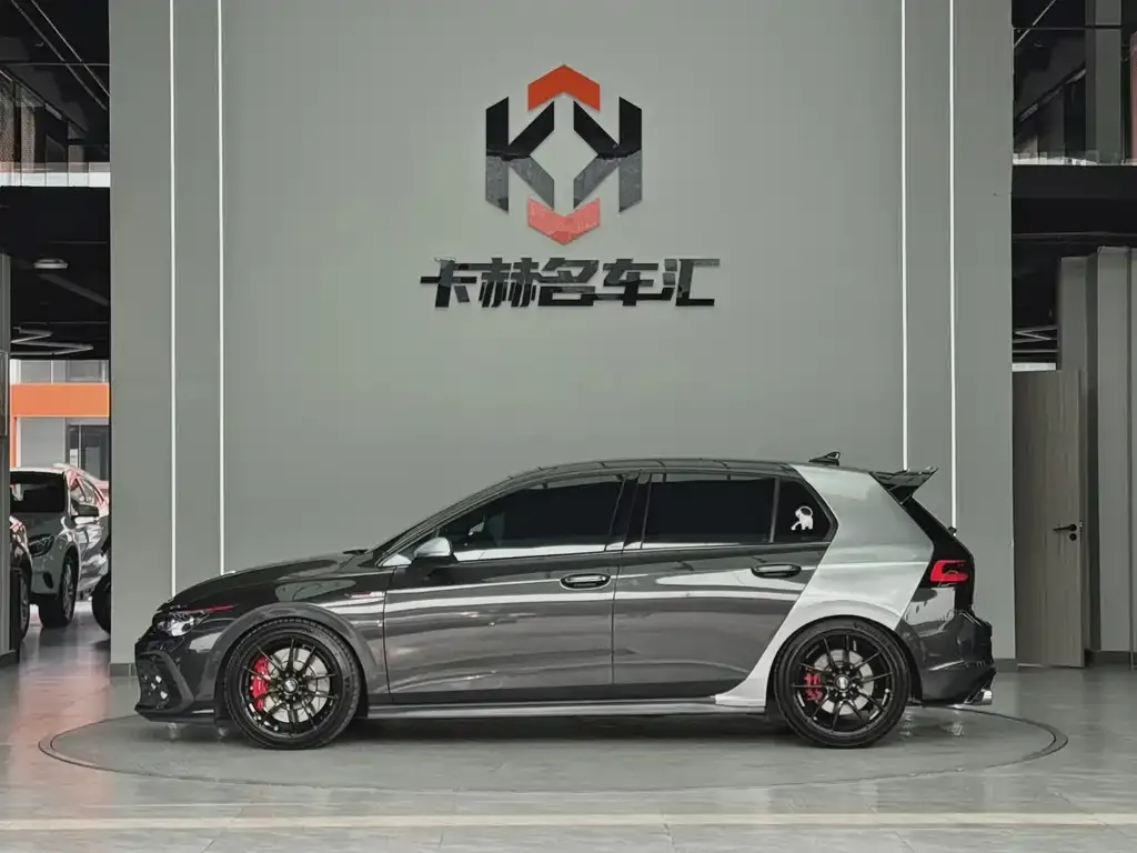 Volkswagen Golf GTI — фото 9