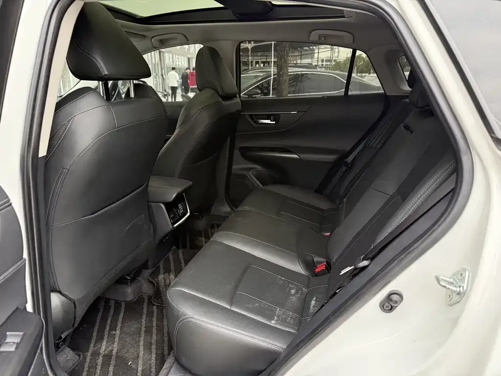 Toyota Harrier 2024 из CN, фото 3