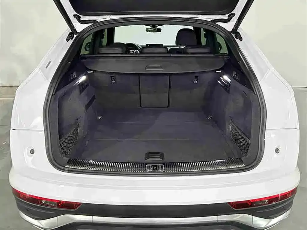 Audi Q5L Sportback 2022 из CN, фото 3