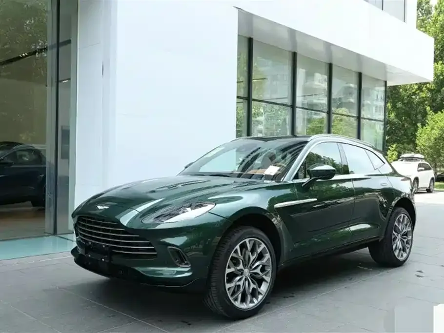Aston Martin DBX — фото 1