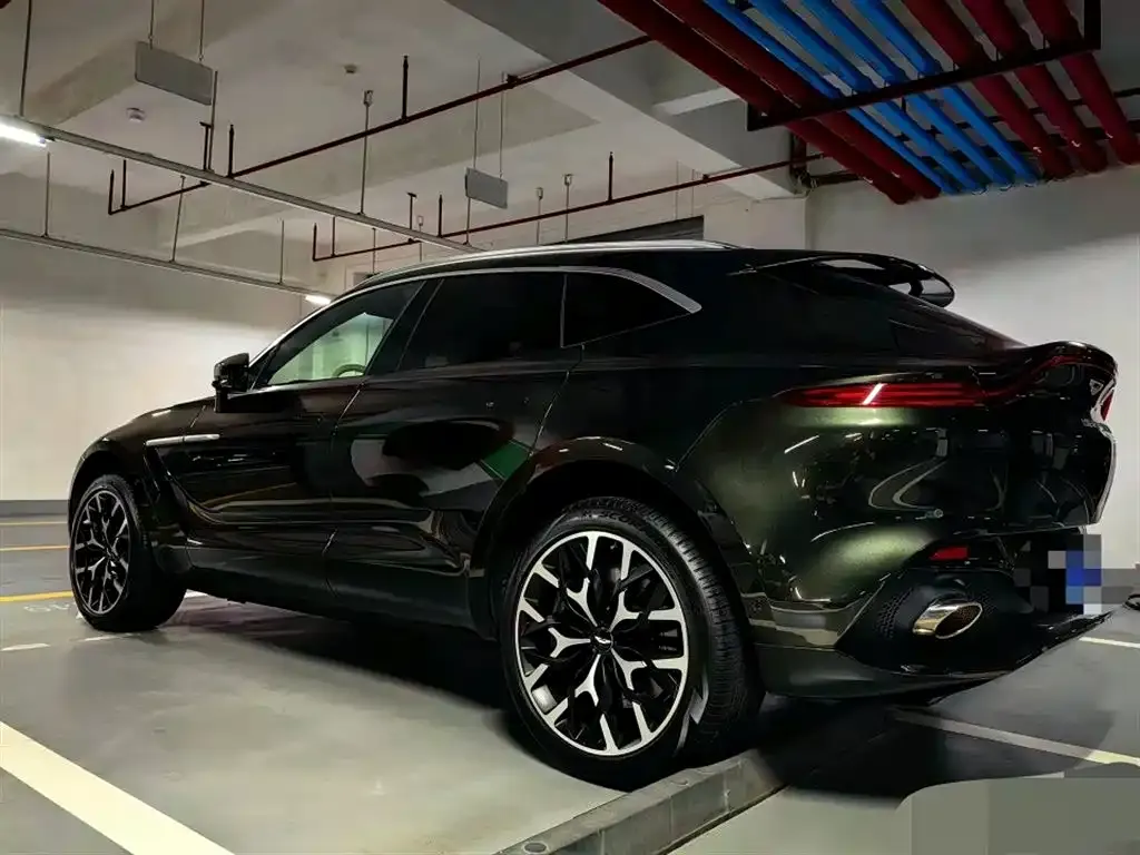 Aston Martin DBX — фото 7