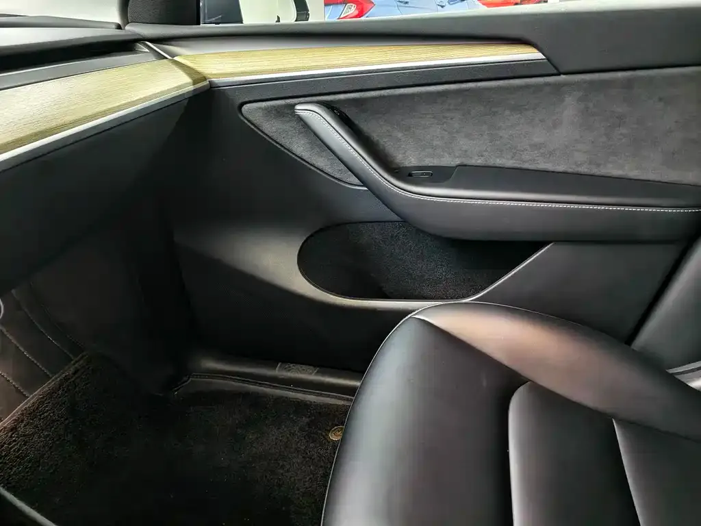 Tesla Model Y 2023 из CN, фото 10