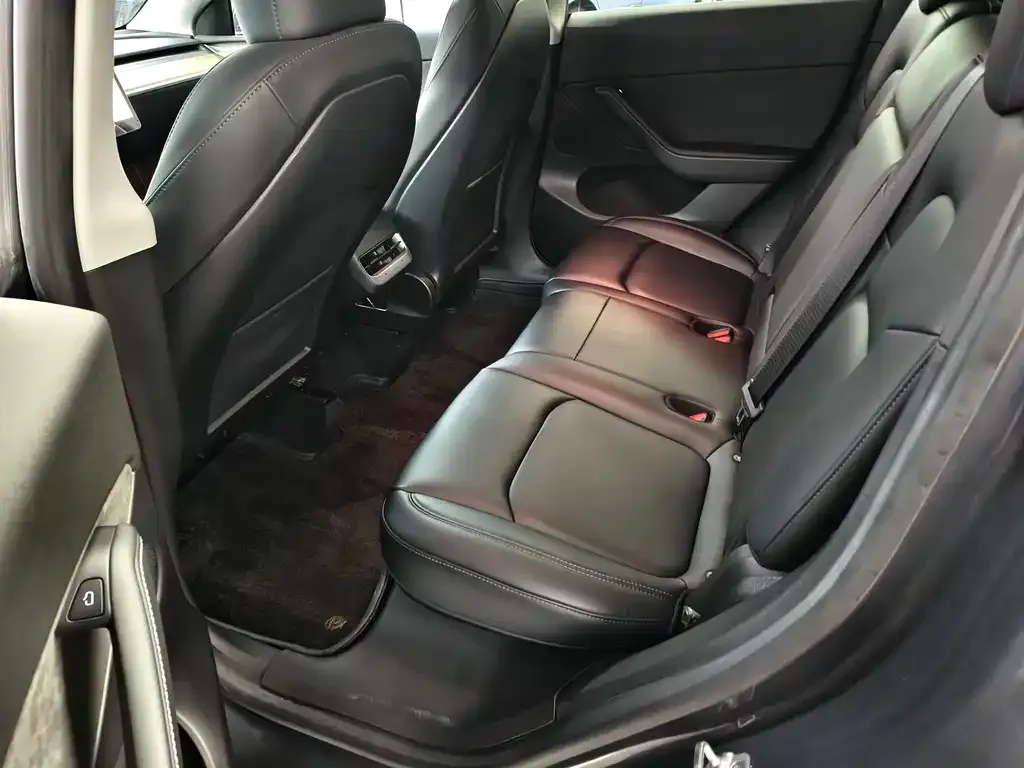 Tesla Model Y 2023 из CN, фото 3