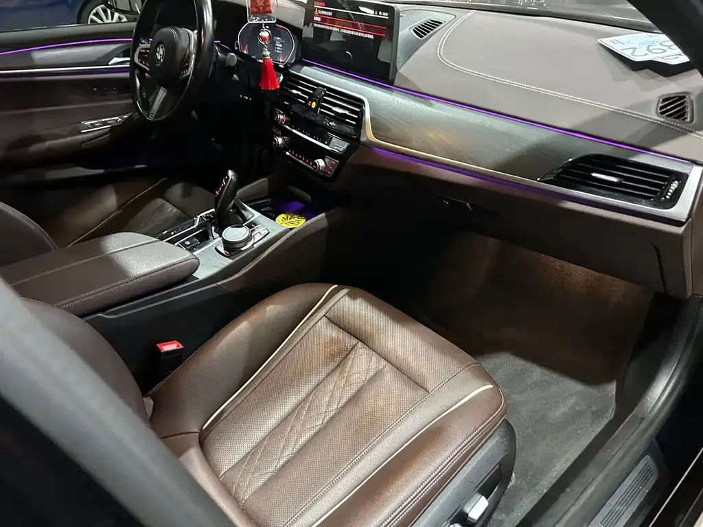 BMW 5 Series — фото 10