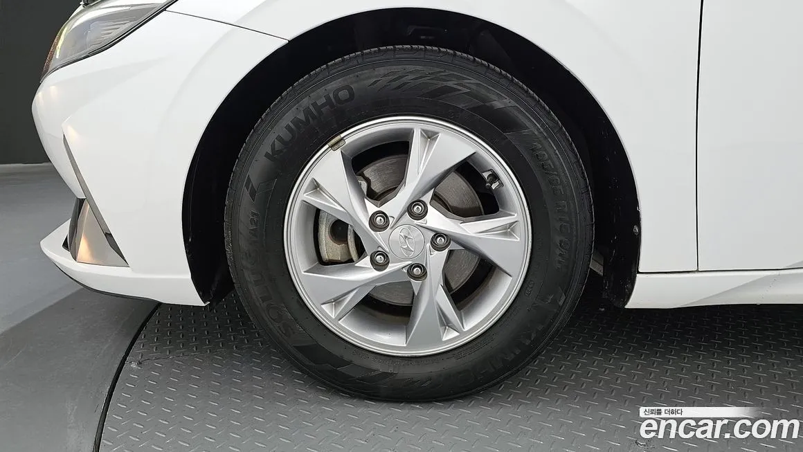 Hyundai AVANTE — фото 2