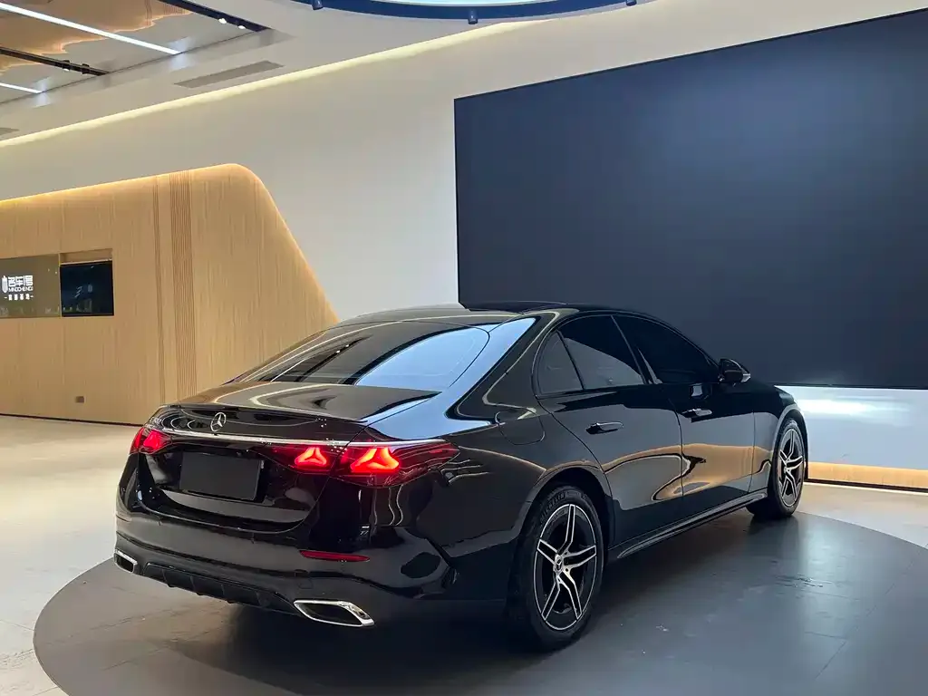 Mercedes-Benz E-Class (Import) — фото 3