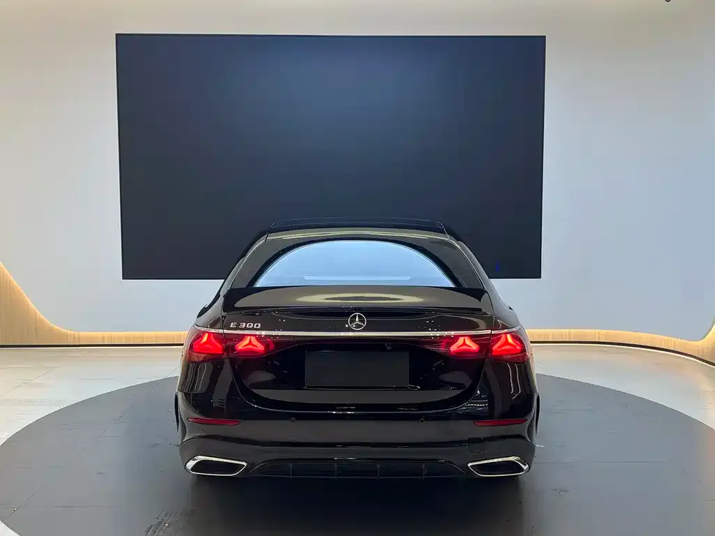 Mercedes-Benz E-Class (Import) — фото 5