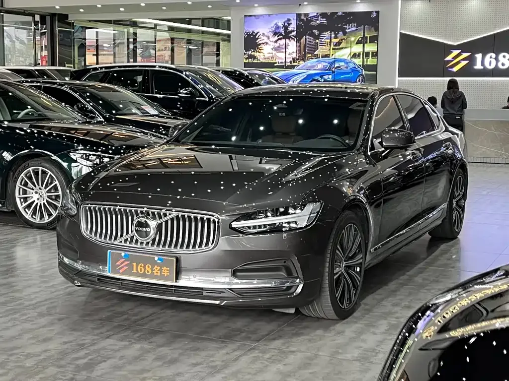 Volvo S90 — фото 1