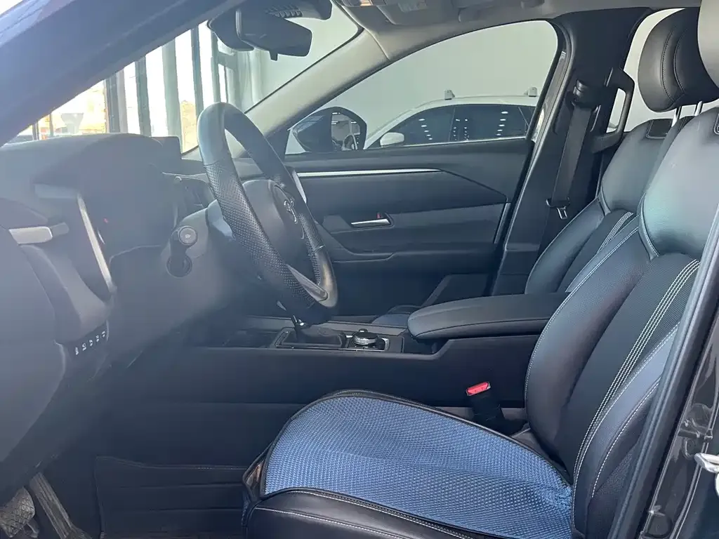Mazda CX-50 2023 из CN, фото 6