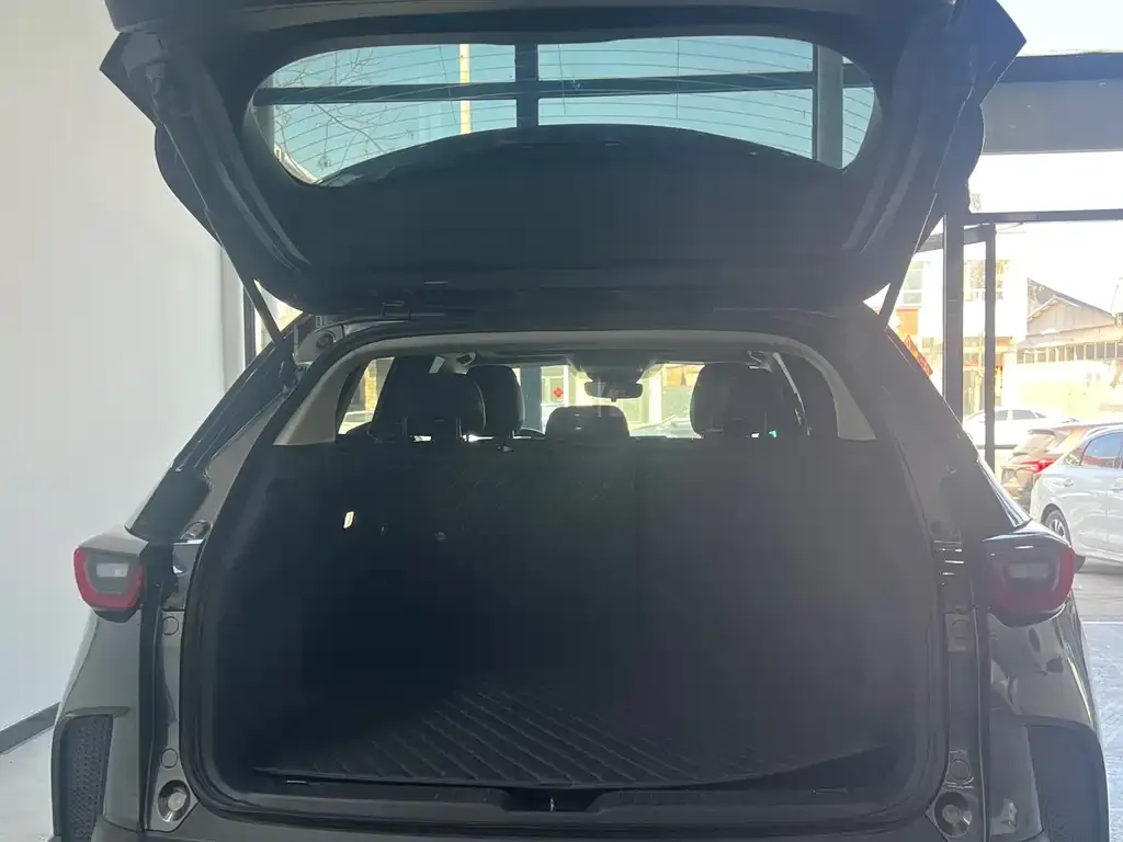 Mazda CX-50 2023 из CN, фото 9