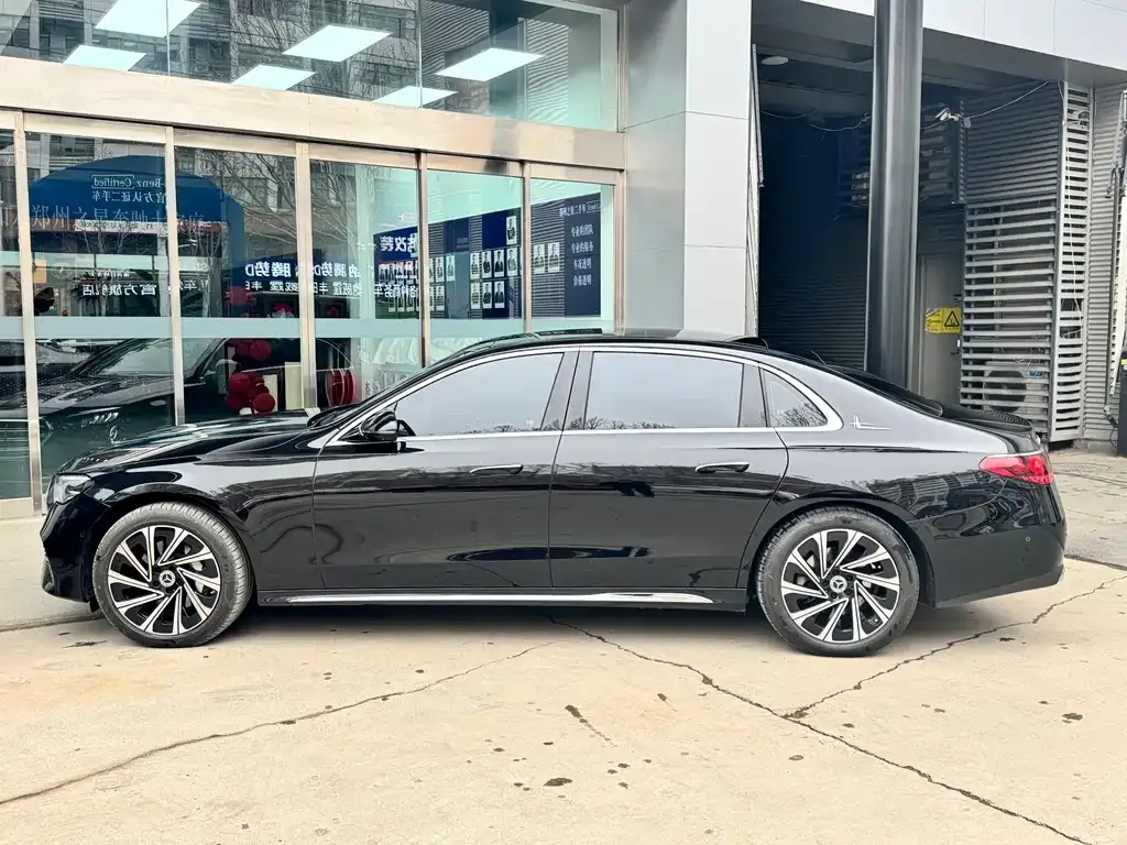 Mercedes-Benz E-Class 2024 из CN, фото 4