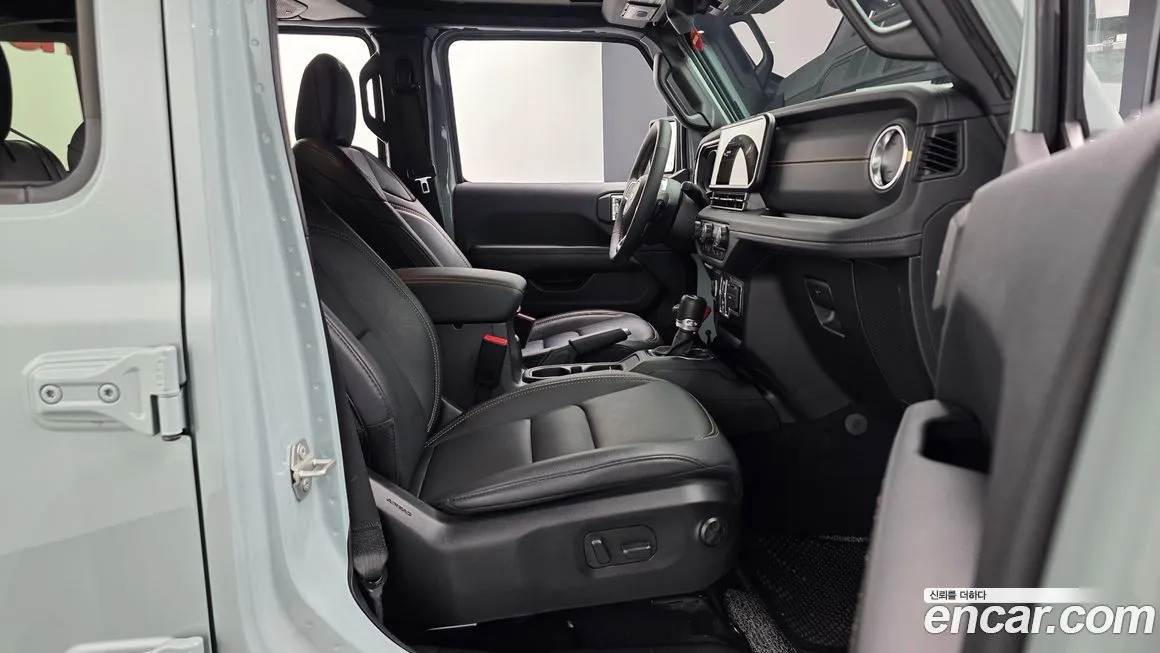 Jeep Wrangler 2024 из KR, фото 8