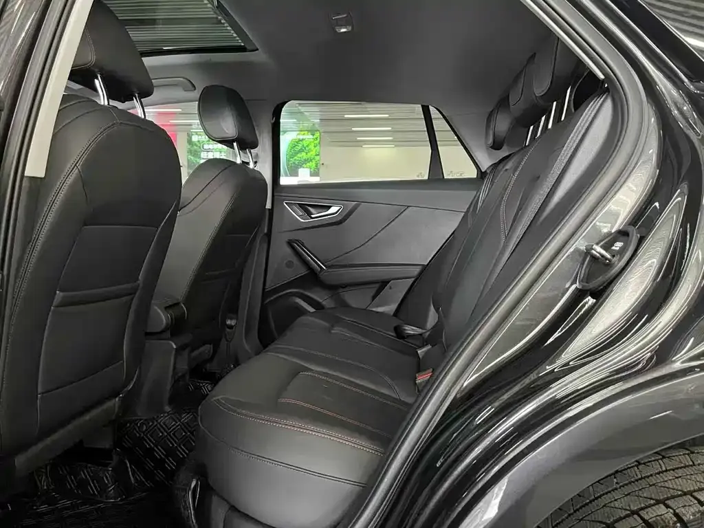 Audi Q2L 2024 из CN, фото 7