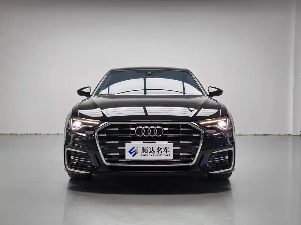 Audi A6L — фото 1