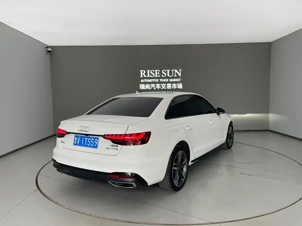 Audi A4L 2022 из CN, фото 7