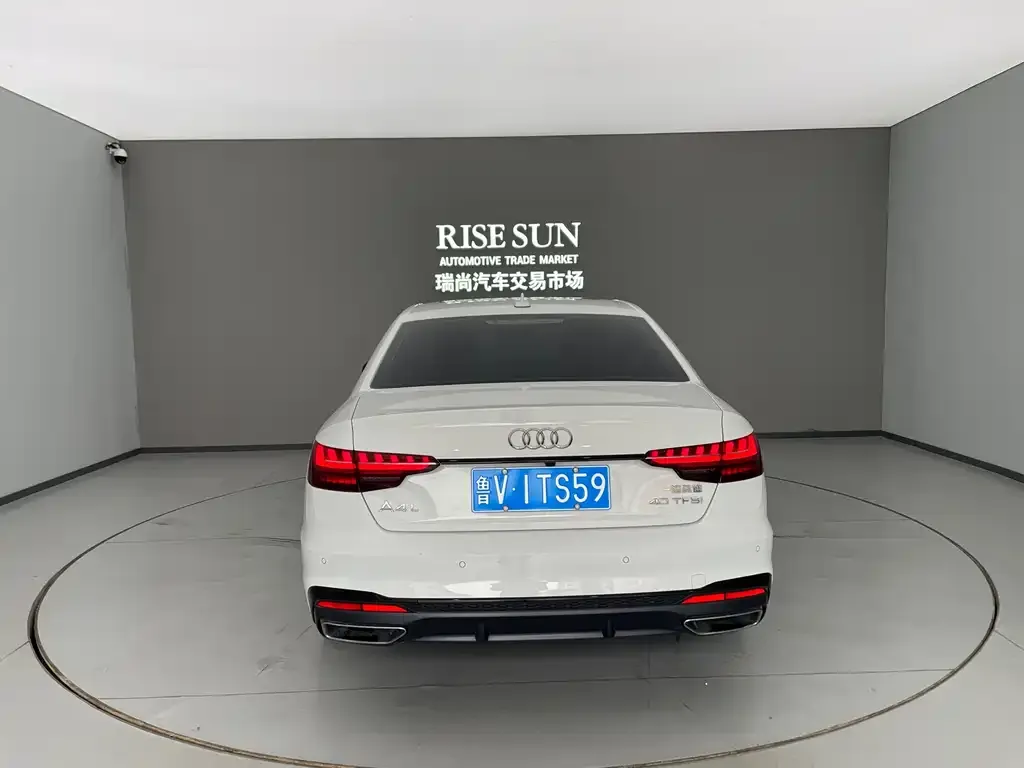 Audi A4L 2022 из CN, фото 5