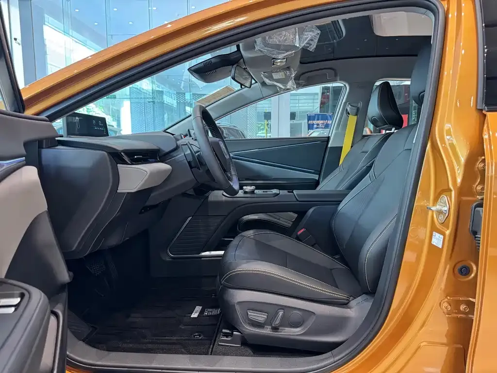 Toyota bZ5 2025 из CN, фото 2