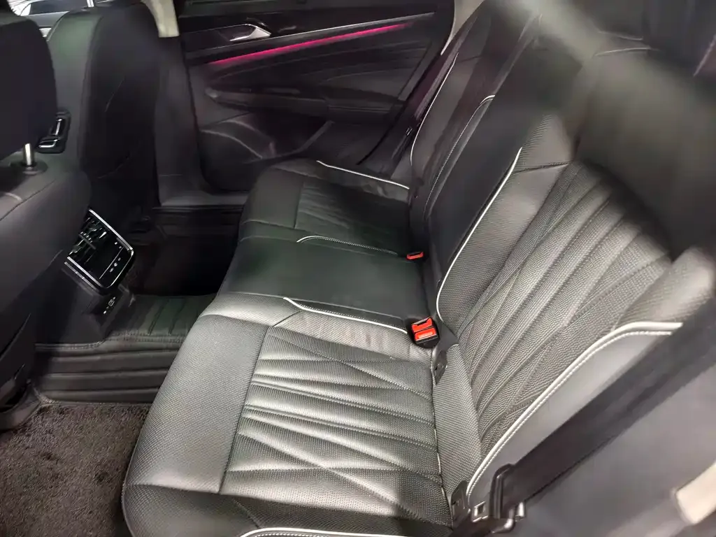Volkswagen Passat — фото 5