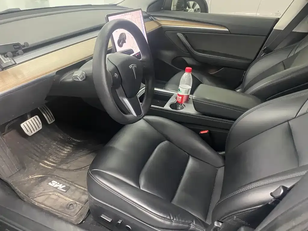 Tesla Model 3 — фото 4
