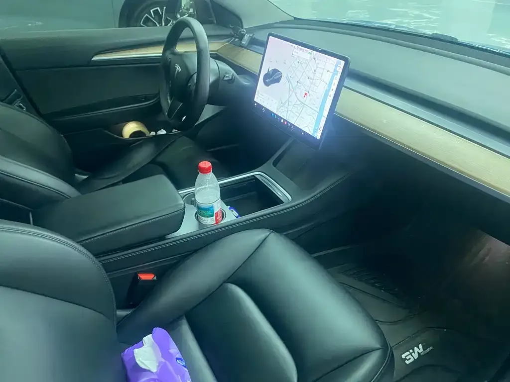 Tesla Model 3 — фото 9