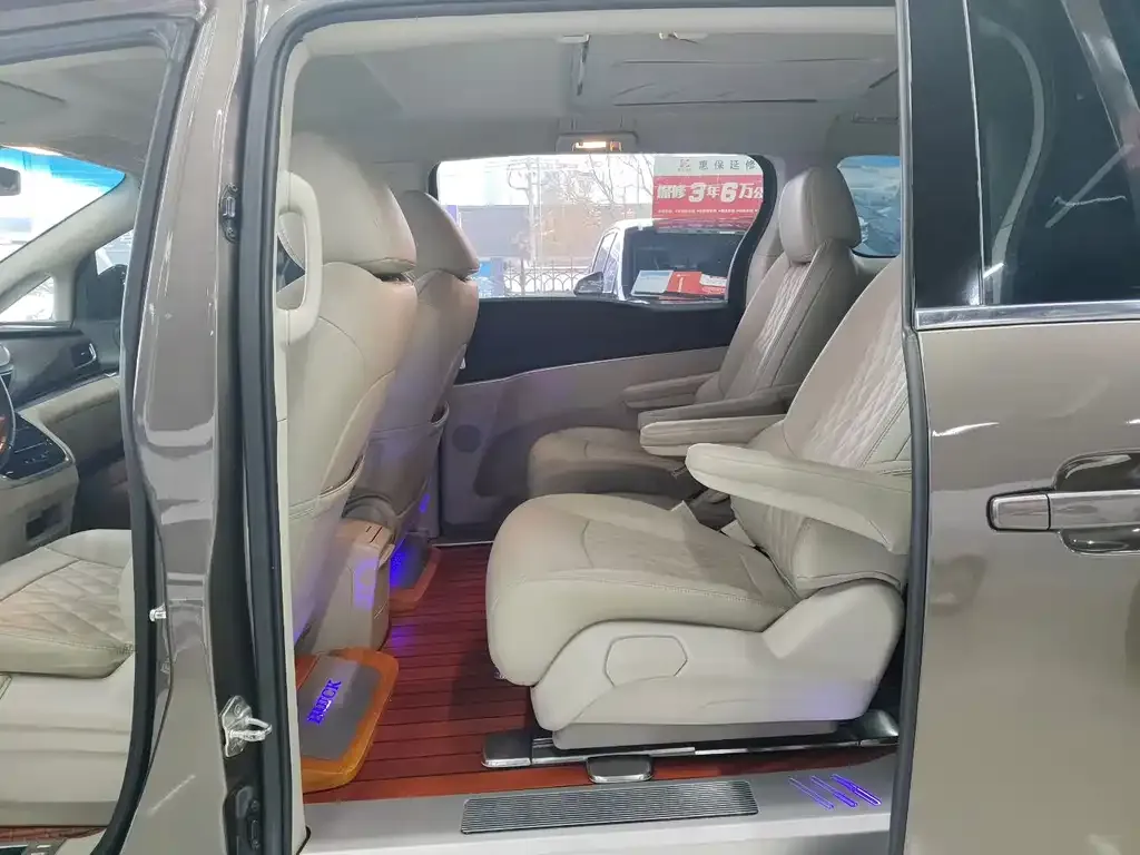 Buick GL8 2023 из CN, фото 3
