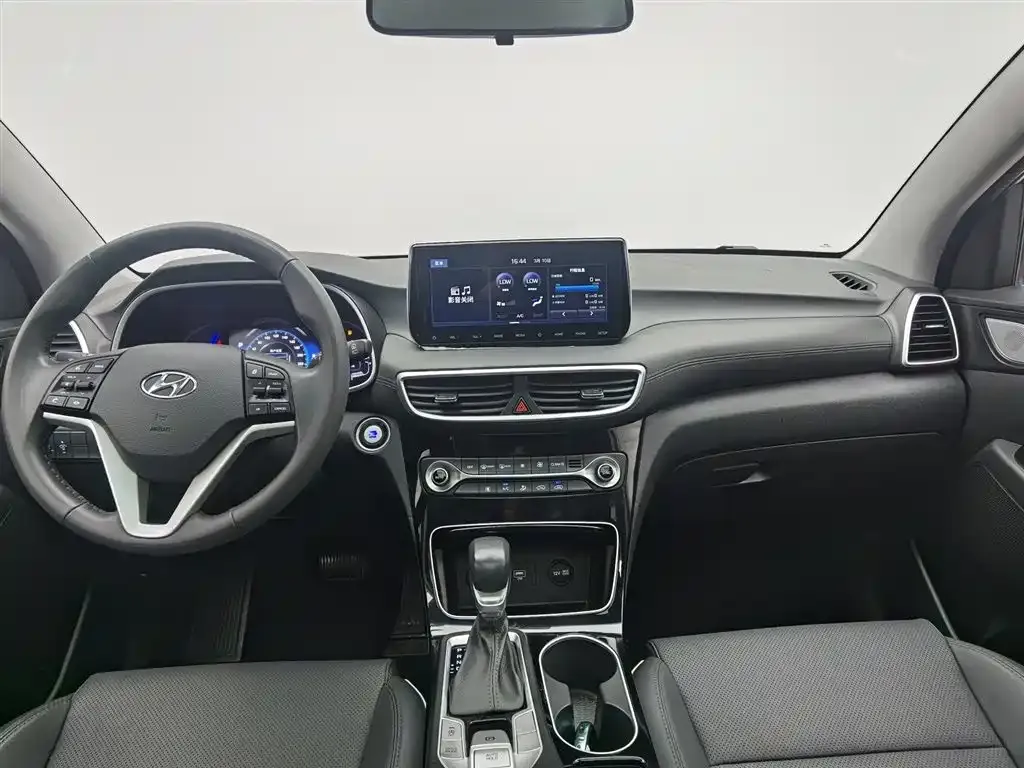 Hyundai Tucson — фото 6