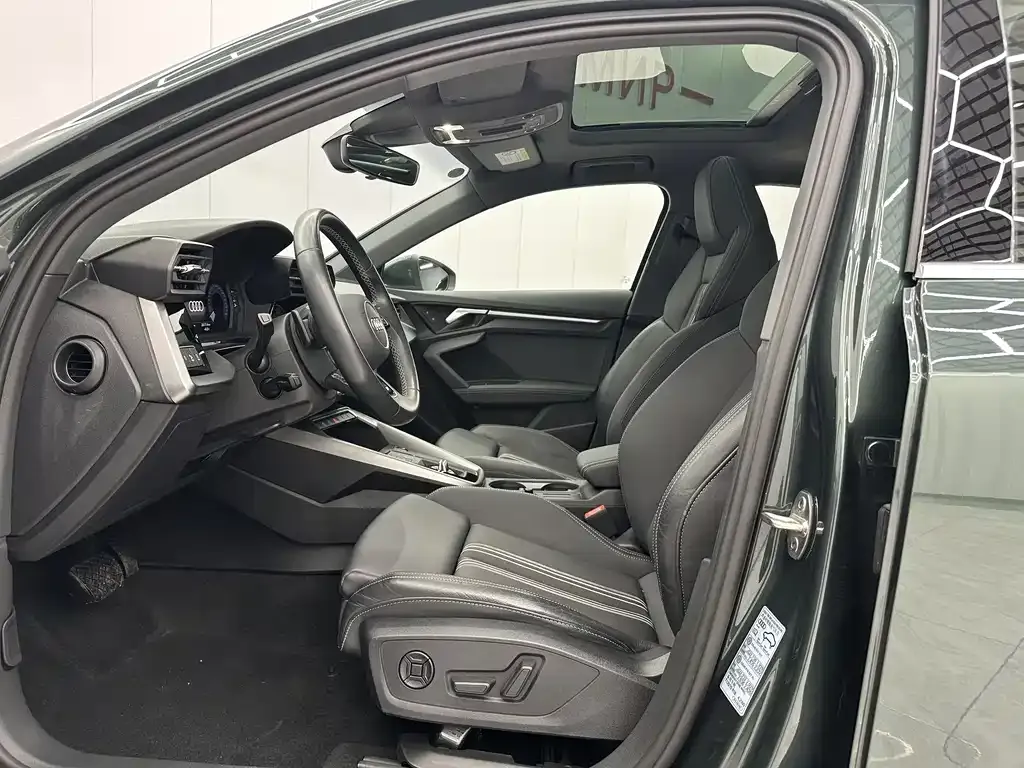 Audi A3 2023 из CN, фото 7