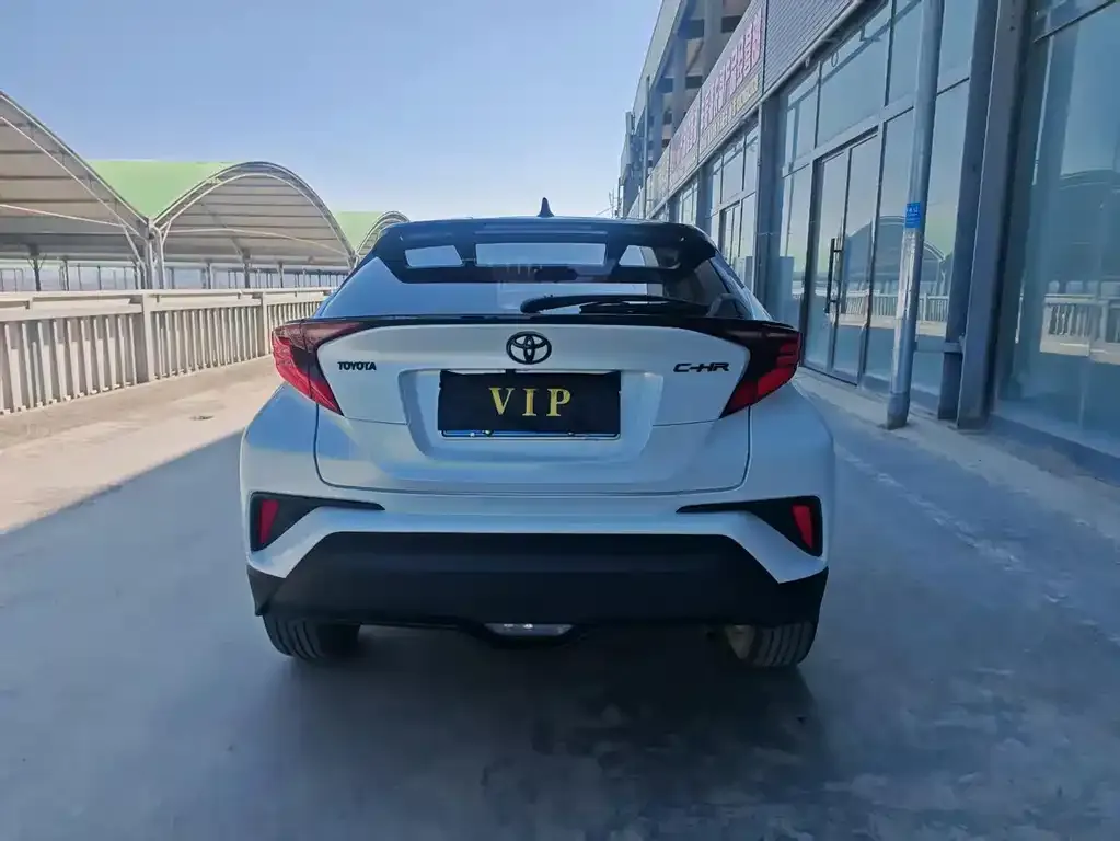 Toyota C-HR 2023 из CN, фото 2