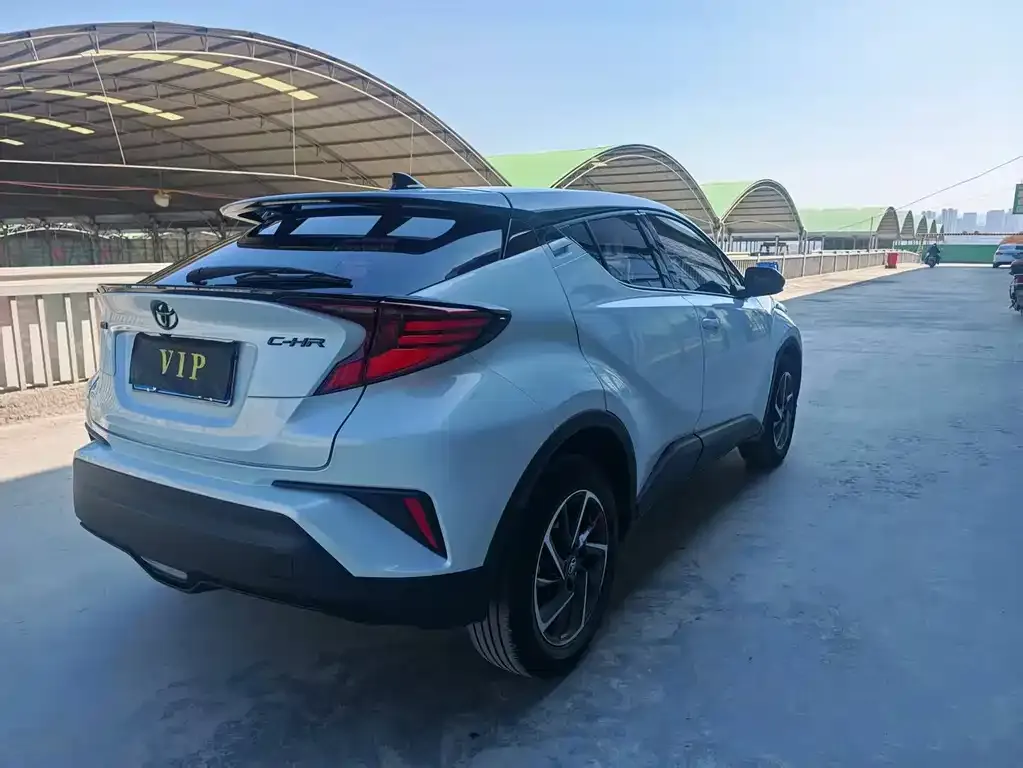 Toyota C-HR 2023 из CN, фото 8