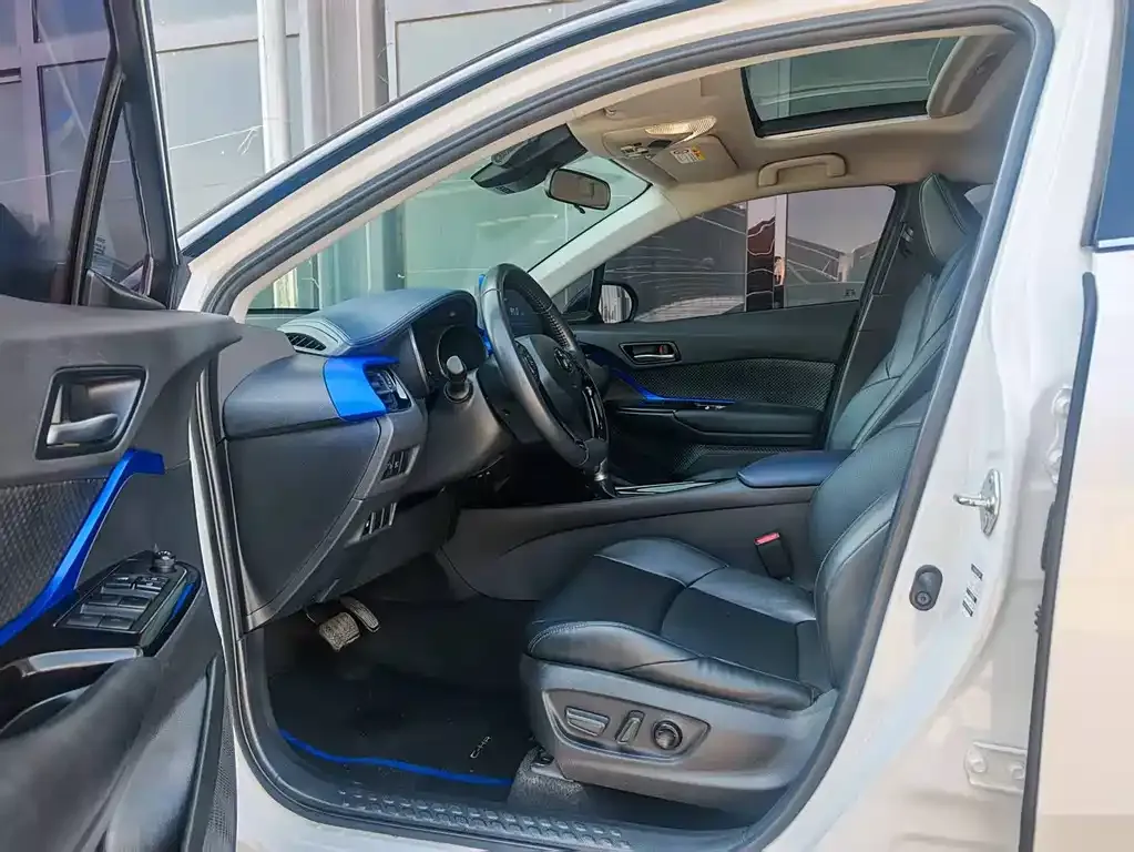 Toyota C-HR 2023 из CN, фото 9
