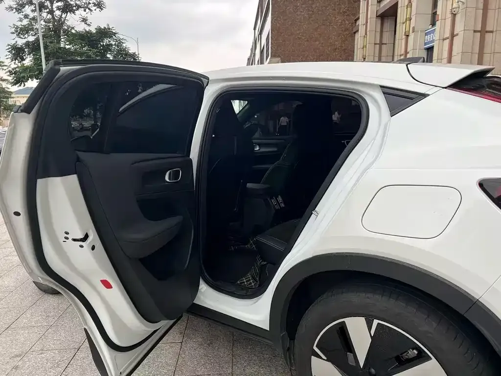 Volvo C40 2024 из CN, фото 9