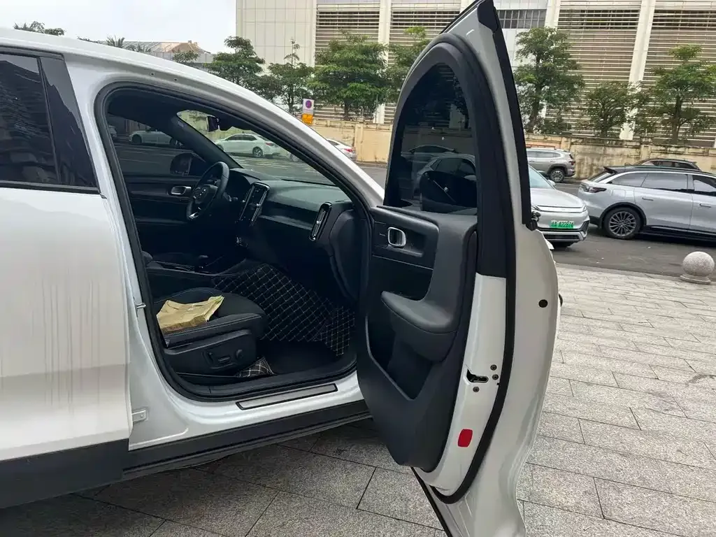 Volvo C40 2024 из CN, фото 10