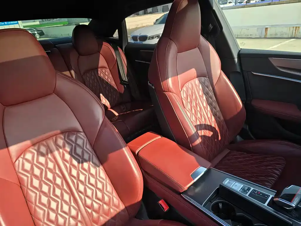 Audi A7L 2025 из CN, фото 3