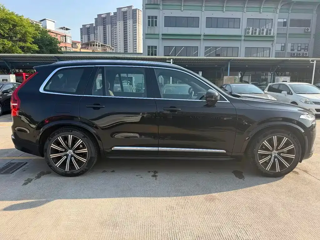 Volvo XC90 — фото 9