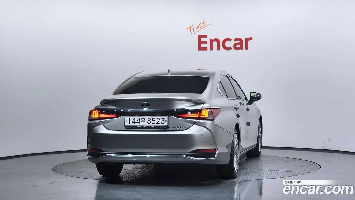 Lexus ES 2023 из KR, фото 2