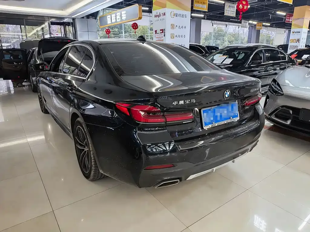 BMW 5 Series 2023 из CN, фото 3