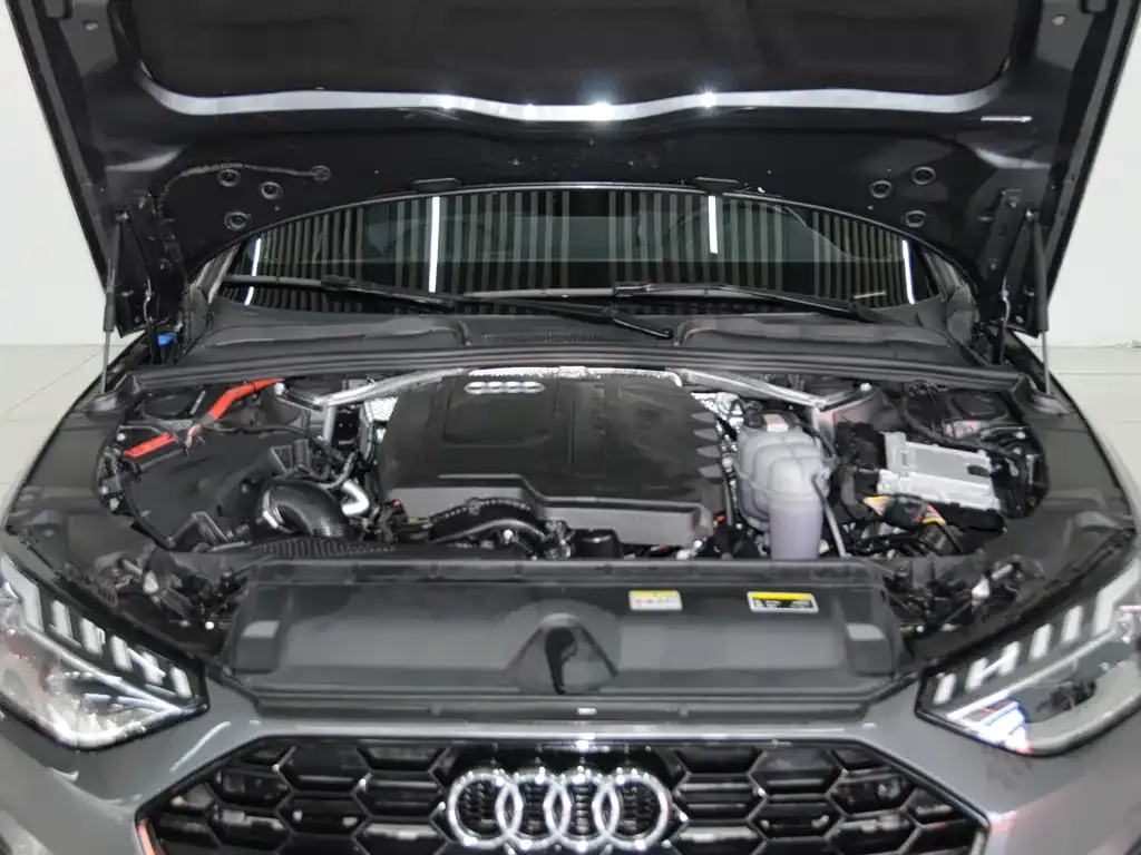 Audi A4L 2024 из CN, фото 10