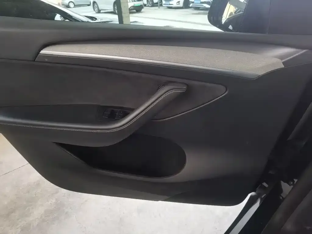 Tesla Model Y 2023 из CN, фото 8